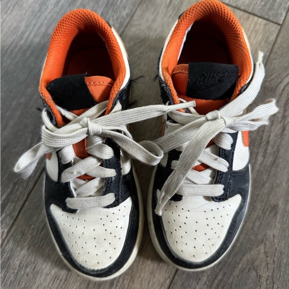 Nike Other - Nike Black and Orange Sneakers Classic Athletic Design